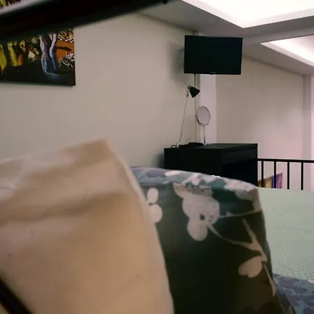 στούντιο στο κέντρο της πόλης. فولوس