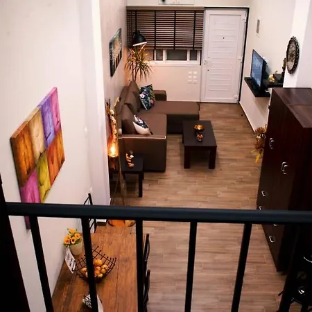 στούντιο στο κέντρο της πόλης. Lägenhet Volos