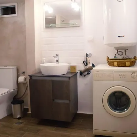 στούντιο στο κέντρο της πόλης. *